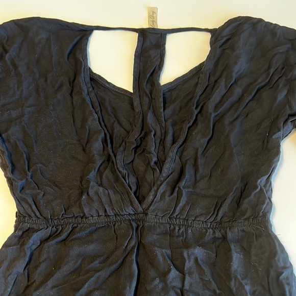 Medium Black Dress with open back detail - Picture 2 of 5